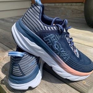 Hoka One One Bondi 6
